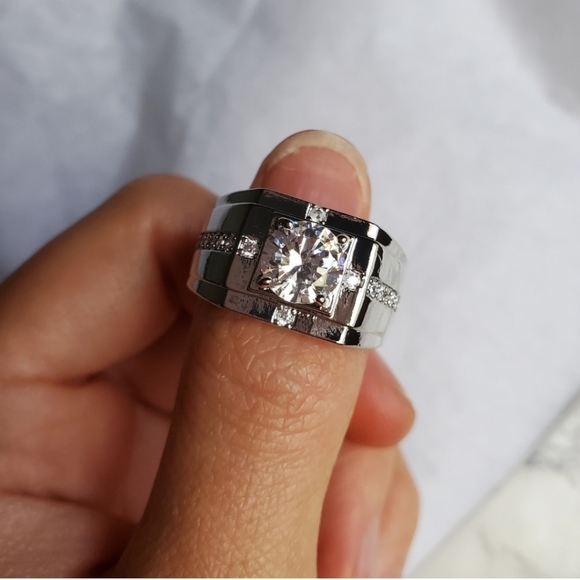 New Luxury Men's Ring - Picture 5 of 7